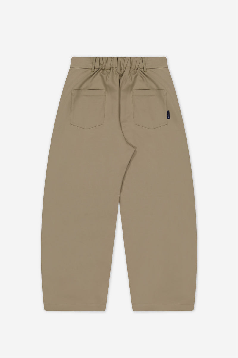 ☆韓国の人気☆【ODLYWORKSHOP】☆Knee Dart Trouser.s☆ ☆韓国の人気☆【ODLYWORKSHOP】☆Knee Dart Trouser.s☆