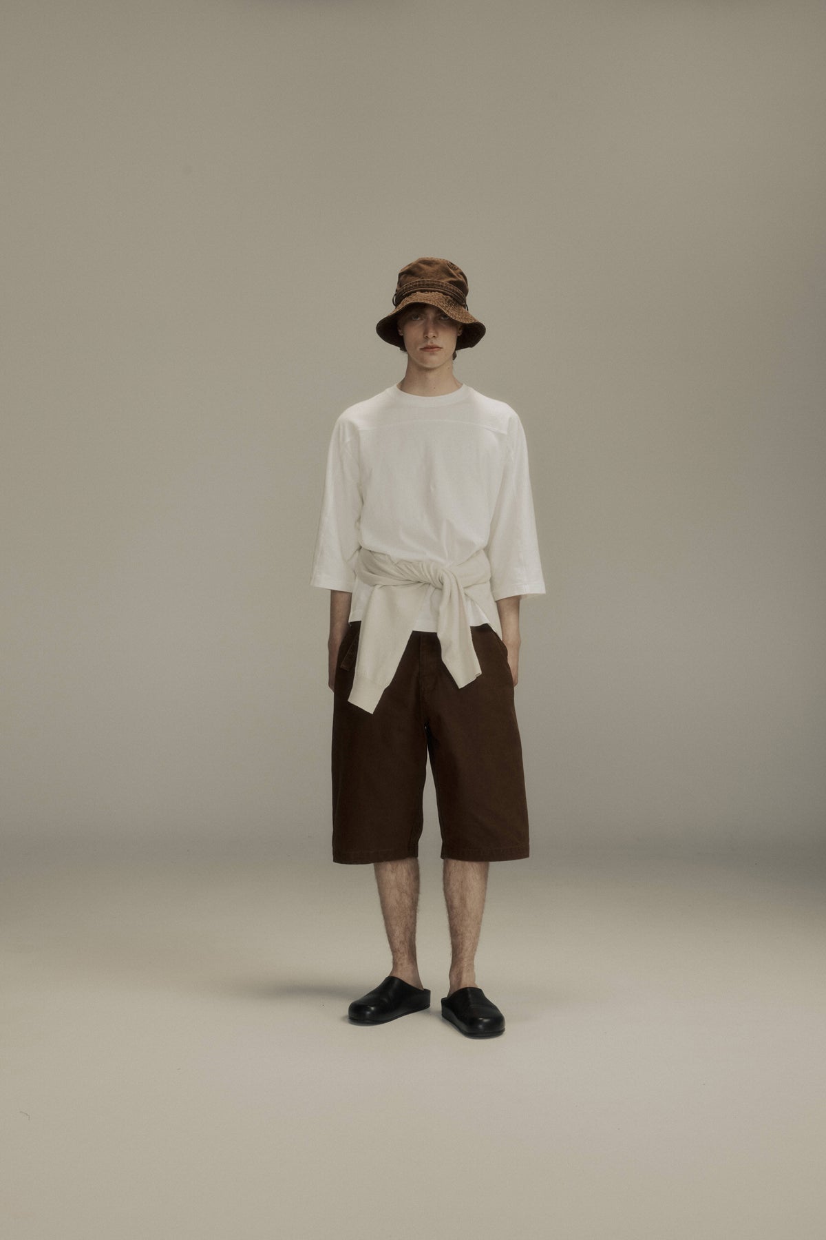 files/BrownBeltedShorts02.jpg