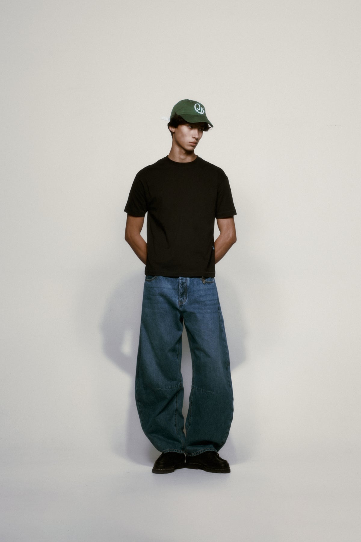 files/BlackSlimTee-ECOM.jpg